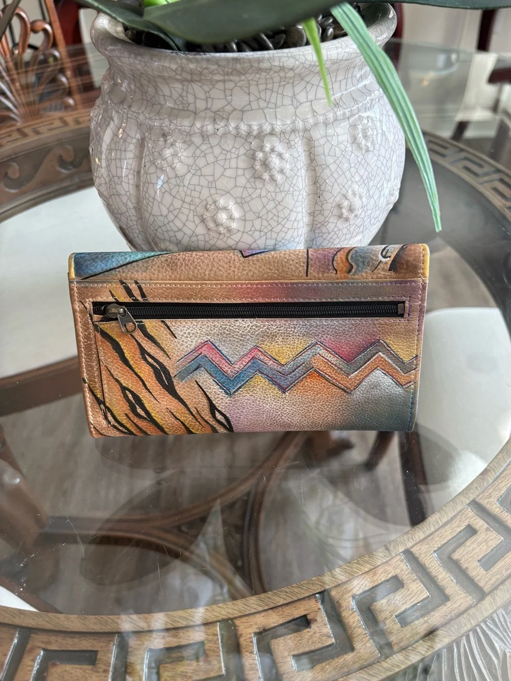 💙💛ANUSCHKA HAND PAINTED”BUTTERFLY PEACOCK COLLAGE LEATHER CLUTCH/WALLET!💙💛 - Picture 2 of 6